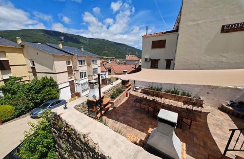 La Adrada Casa | Casa Rural TioMoreno by Naturadrada