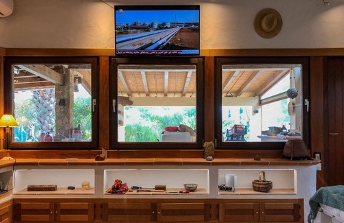 Chia Cabaña | Casa Rustico, gran piscina, a 350 metros de la playa, junto al río.