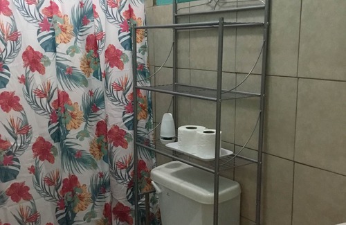 Isabel II Apartamento | Casa San Juan toda apartamento en el centro de Vieques / Wi-Fi y Netflix