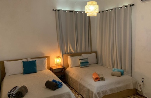 Isabel II Cabina | Casa San Juan Guesthouse Room A