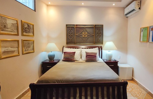 Zona Colonial Hotel | Casa Sanchez Hotel