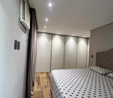 Santos Casa | Casa Santos Piscina e Praia