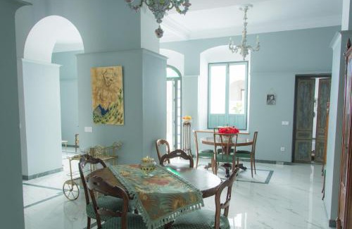 Penaflor Casa | CASA SEÑORIAL CON PISCINA. CASA DONNA ISABEL