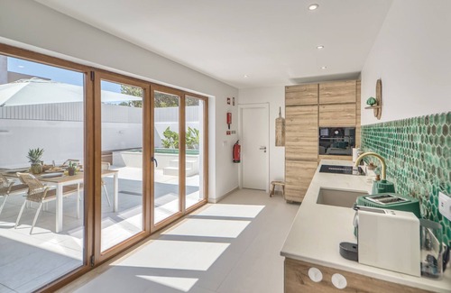 Ferragudo Chalet De Esquí | Casa Senang