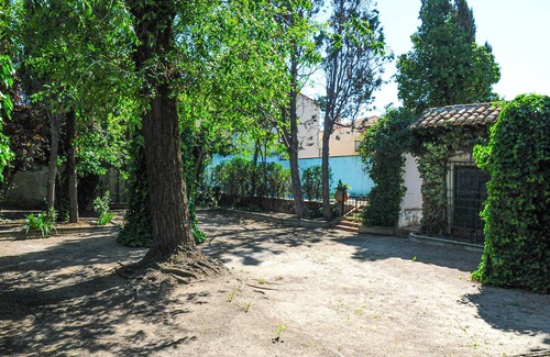 Torrejón de Velasco Casa | Casa Serenna, Majestuosa Casa del Siglo XVII: Lujo Moderno, Jardín Encantador y Piscina Privada. Ma