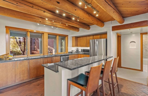 Casas de San Juan Casa | Casa Serenata: Refined Santa Fe Luxury with Curated Southwest Design