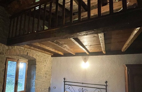 Pieve Fosciana Villa | Casa Sillico Quadruple Room with Jacuzzi