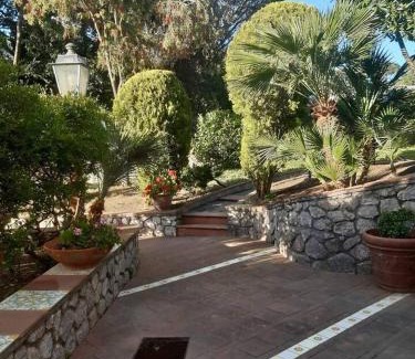 Tiberio Apartamento | Casa Silvana 2 Casa con giardino by ItaliaHost