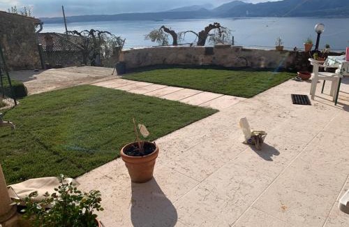 Albisano Apartamento | Casa Silvia II mit Seeblick mit Terrasse