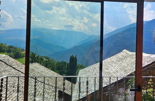 Roni Casa | Casa Sinera - L'Amfitriona