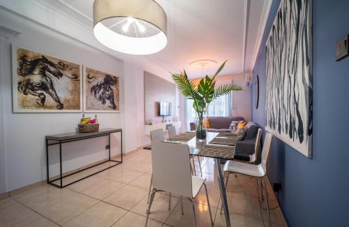 Neapolis Apartamento | Casa Sol 3BR Apartment, Balcony, 5Gbps WiFi, Walk to Beach & Shops