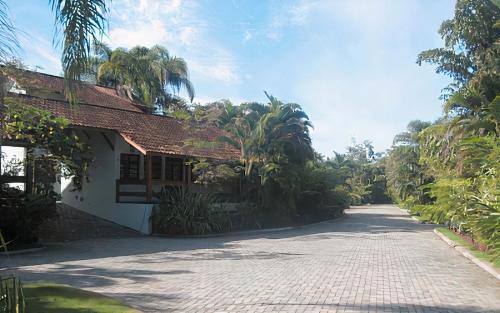 Camburi Casa | Casa sossegada ao lado da natureza e do mar