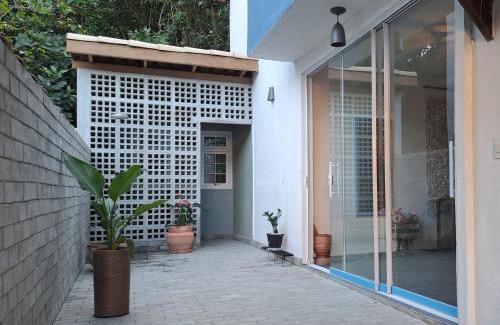 Camburi Casa | Casa sossegada ao lado da natureza e do mar