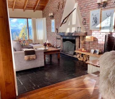 San Carlos de Bariloche Chalet De Esquí | Casa Suiza, vistas panorámicas al lago, ciudad y montañas !