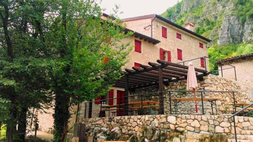 Solagna Cama Y Desayuno | Casa sul Fiume County House