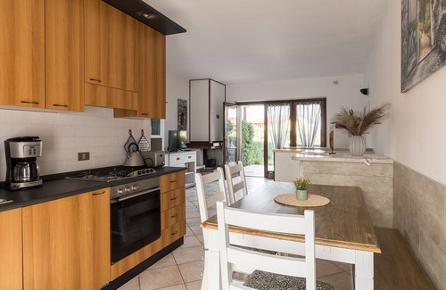 Puegnago del Garda Apartamento | Casa Sulla Collina with lake view