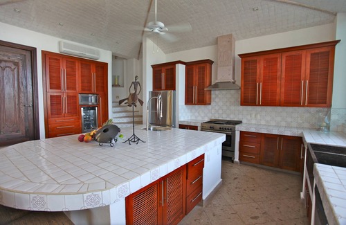Punta Negra Villa | CASA SUSPIRO: Villa de lujo frente al mar en la playa de arena blanca con personal