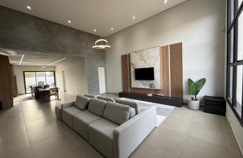 Aguas de Santa Barbara Complejo | Casa Térrea com Piscina em um Resort Completo
