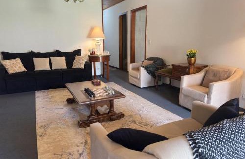 Vila Telma Casa | Casa térrea Bem localizada 3 quartos até 9 pessoas Campos Jordão famílias crianças
