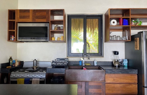 Saladita Casa | Casa Tabachines. A beautiful oceanfront surf casa, minutes from the point break!