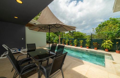 Manzanillo Casa | Casa Tatala - 2bdr home with pool near Santa Teresa beach