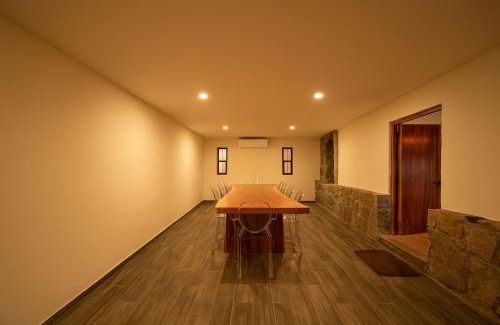 Granjas del Marqués Casa | Casa Tobala