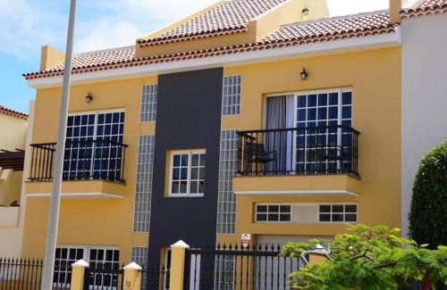 Buenavista del Norte Casa | Casa Totalmente Renovada en Zona muy Tranquila! Vistas al Mar y Montaña