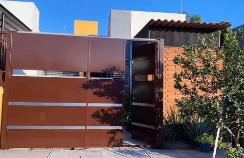 Colima Casa | Casa totalmente nueva,2 cuartos 2 baños -Muy Segura