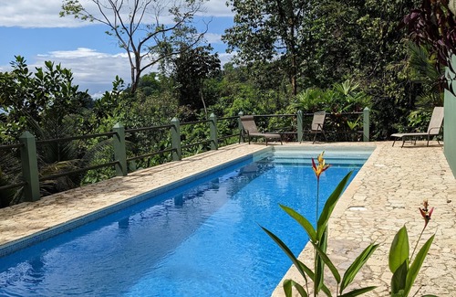 Ballena Casa | Casa Tucán, entorno aislado de la selva con vista al mar y piscina de 40 pies