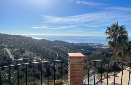 Sayalonga Casa | Casa Tranquila Apartment mit atemberaubendem Meerblick Balkon Incl Badezimmer