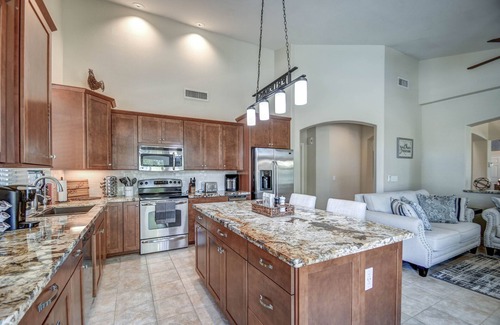 Foothills Casa | Casa Tukee - Tranquil escape w/ no fee heated pool