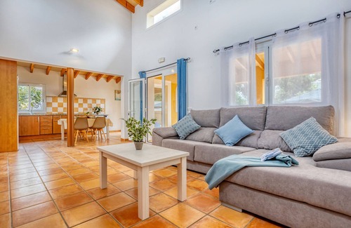 Cala Llombards Chalet De Esquí | Casa Tulipa by dracmallorca