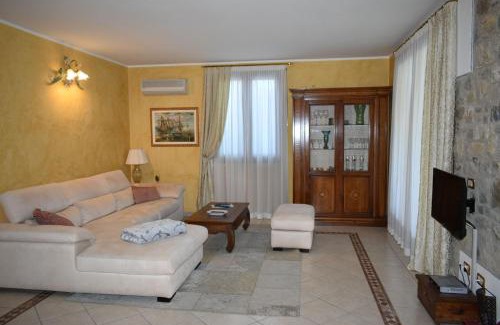 Montinelle Casa | Casa Ulivo
