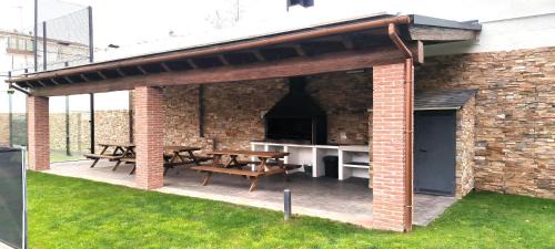 Breda Apartamento | Casa Vacaciones pádel en Montseny by Can Forcadell