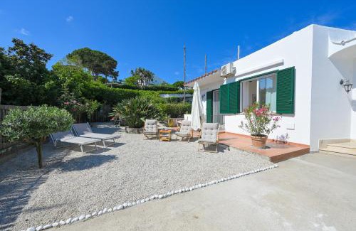 Ischia Porto Villa | Casa vacanze a Ischia Villa Maddalena con Piscina, Giardino e Posto Auto - 6 posti letto