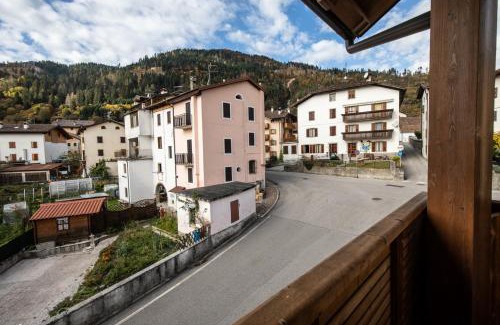 Sutrio Casa | CASA VACANZE RANUNCOLO 5