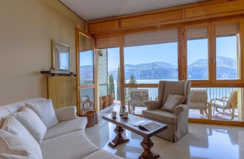 Cassone Casa | Casa Val di Sogno - Happy Rentals