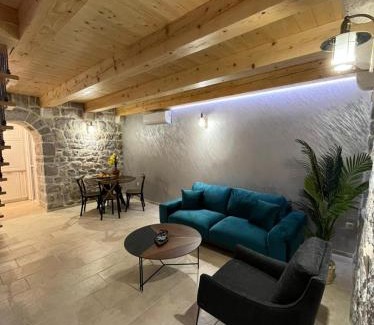 Skaljari Casa | Casa Vecchia
