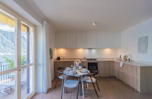 Sala Comacina Apartamento | Casa Vela - Dos Habitaciones Piso, Capacidad 4