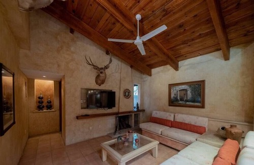 Jiutepec Casa | Casa Venado: Magnánima residencia en Jiutepec, Mor