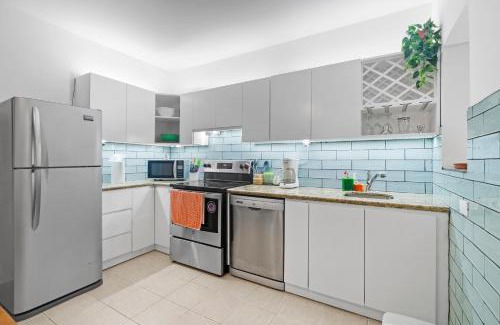 Coco Casa | Casa Verde 2b2b Completely Renovated Ground Unit