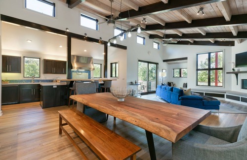 Ojai Casa | Casa Verde Estate | Stunning Mountain Views | 2 acres 3300 sq feet| Walk to Town