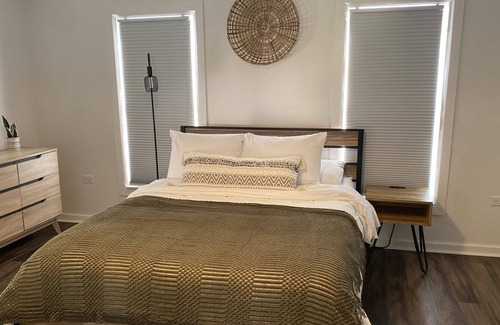 Aurora Casa | Casa Verde: Near Downtown Aurora/Casino