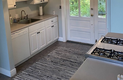 Covington Casa | Casa Verde ~ Peaceful Country Setting, 1 mile from downtown Covington