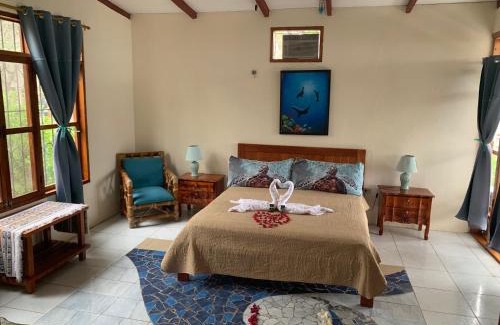 Puerto Baquerizo Moreno Casa | Casa Verde Vacation Garden Home