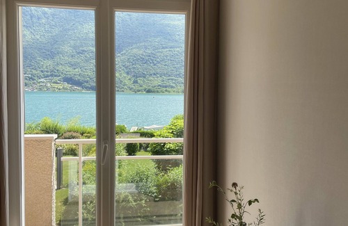 Doussard Casa | Casa Verso on Lake Annecy, with view