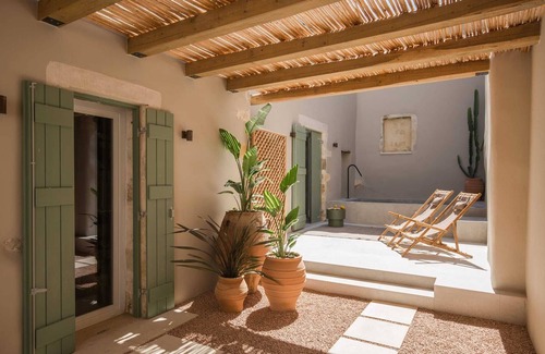 Adele Casa | Casa Vindemia, House