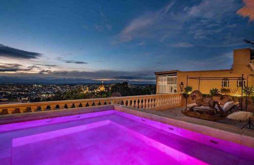 Zona Centro Casa | Casa Vista 6BR Villa, 16p Jacuzzi Pool, Staff & Breakfast