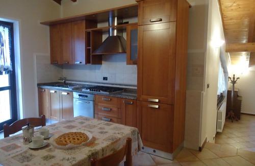 Idro Apartamento | Casa Vittoria tipo V1, hasta 5 personas, jardín, a solo 200 m del lago / playa