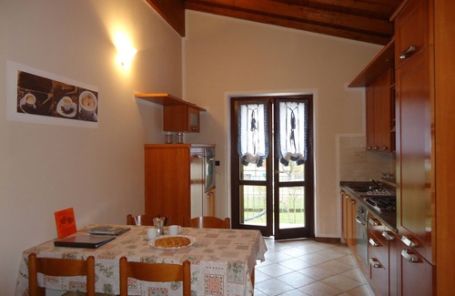 Idro Apartamento | Casa Vittoria tipo V1, hasta 5 personas, jardín, a solo 200 m del lago / playa